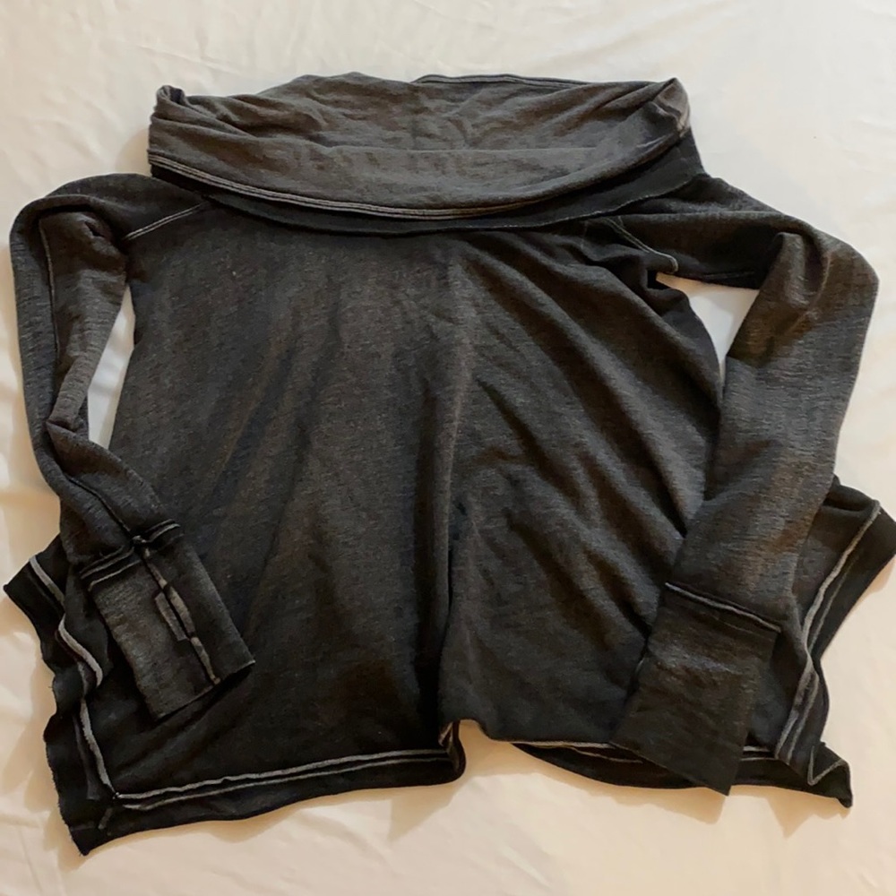Free People off the shoulder gray top. S